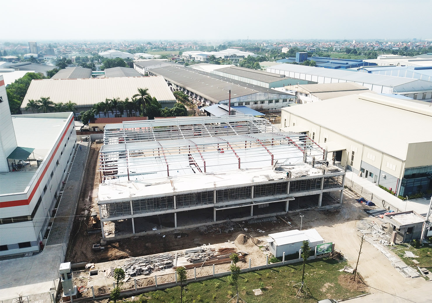 NHÀ MÁY SẢN XUẤT KHUÔN MẪU LINH KIỆN NHỰA VÀ KIM LOẠI 2M