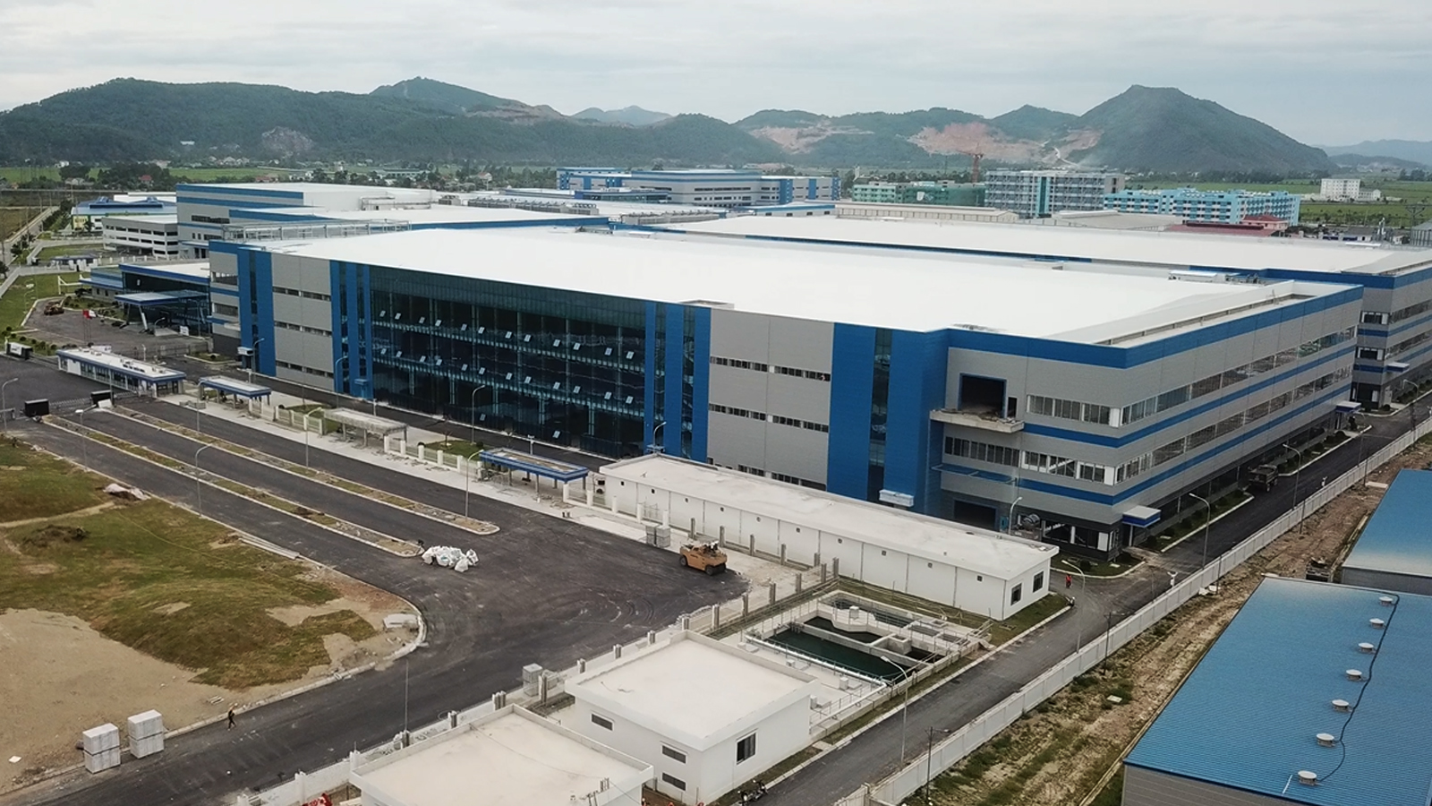 NHÀ MÁY LUXSHARE ICT  NGHỆ AN.