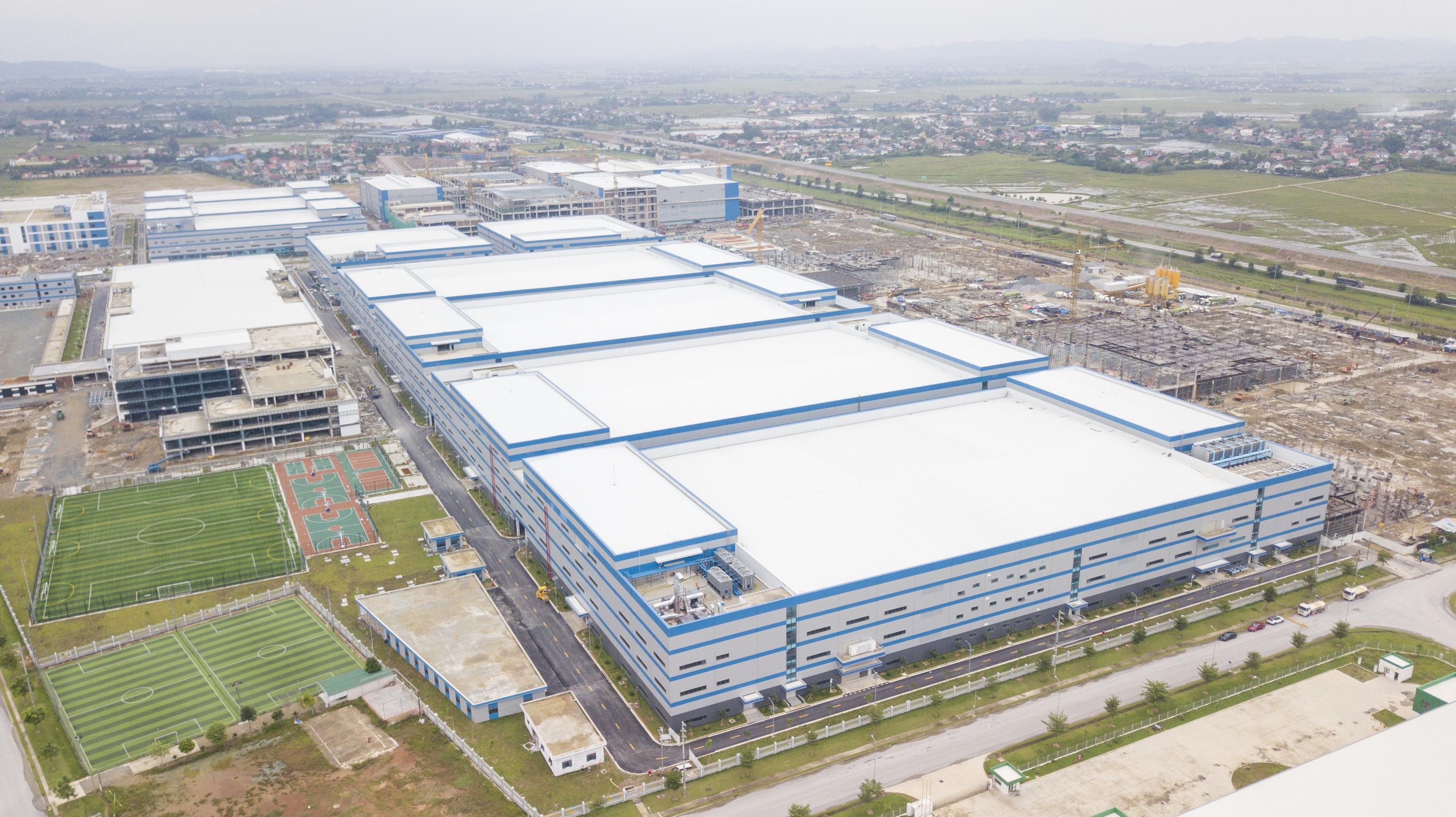 NHÀ MÁY LUXSHARE NGHỆ AN