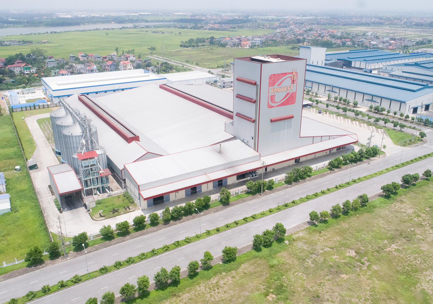 NHÀ MÁY THỨC ĂN CHĂN NUÔI CAO CẤP EMIVEST 